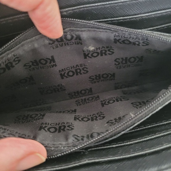 MICHAEL KORS Black Saffiano Leather Zip Around Wallet Card Bill Holder Classic - Picture 5 of 12